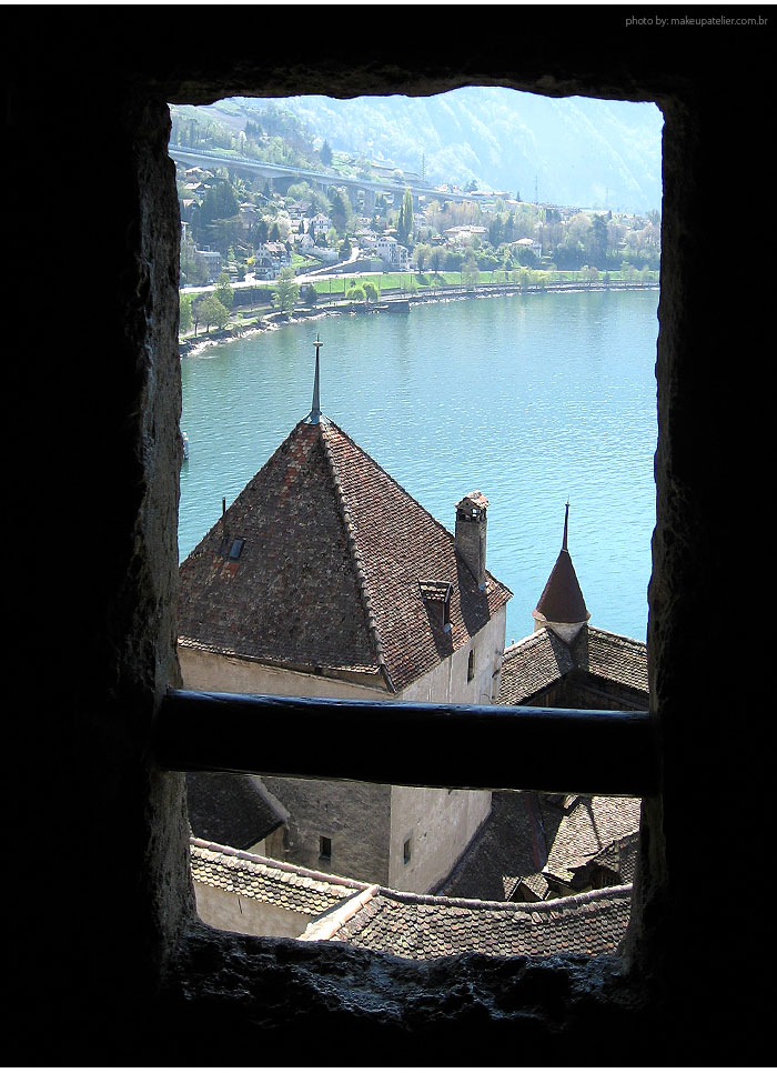 Chateau_Chillon_window